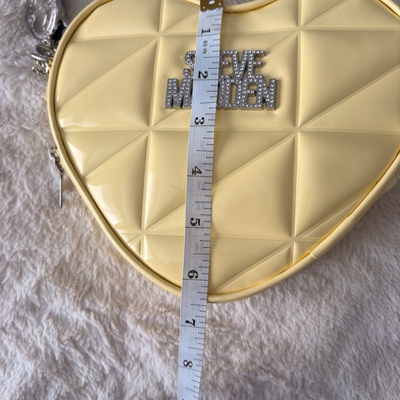 Steve Madden Heart Crossbody Bag Bundle | Pastel Yellow | Includes Free Gift - Picture 8 of 9